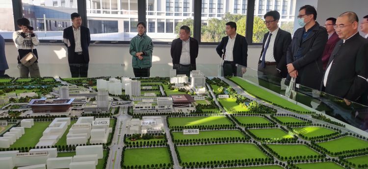 蜜桃在线视频精品参加深圳技术大学新材料与新能源学院校企合作交流会-暨校企合作理事会成立大会